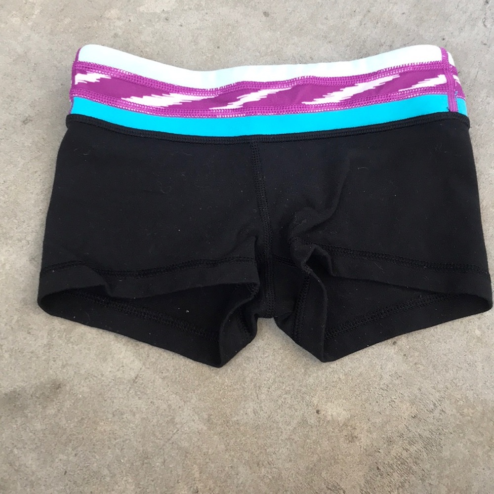 Reversible ivivva booty shorts!!